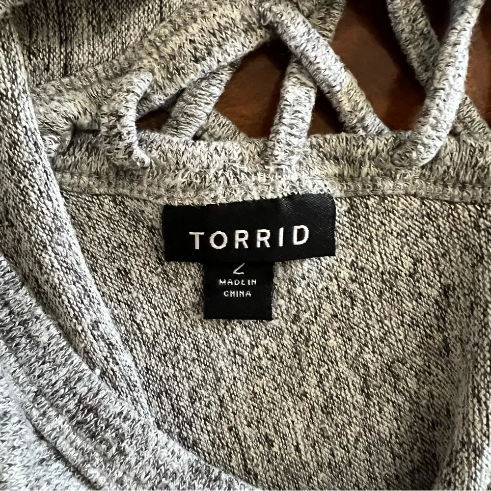 Torrid Heather Gray Long Sleeve Sweater Crisscross Back Detail size 2